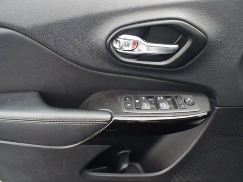 Used 2023 Jeep Cherokee Altitude Lux image 28