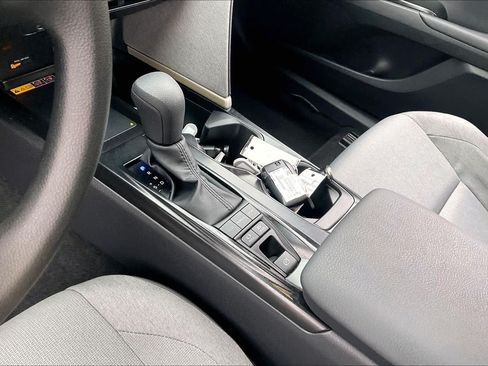 Used 2026 Toyota Camry LE w/ Convenience Package FWD image 16