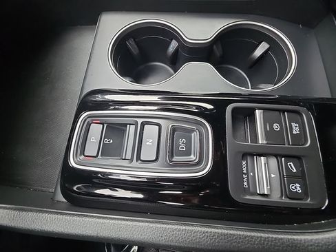 Used 2024 Honda Pilot Sport image 35
