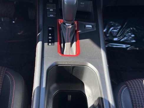 Used 2025 Nissan Kicks SR AWD/4WD image 8