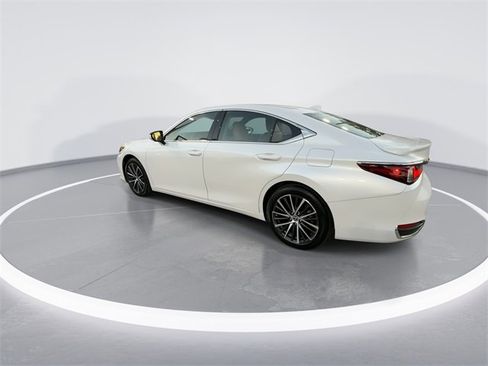 Used 2024 Lexus ES 300h w/ Premium Package image 6