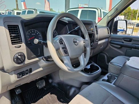 Used 2018 Nissan NV 2500 SV image 16