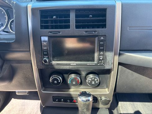 Used 2012 Jeep Liberty Sport AWD/4WD image 18