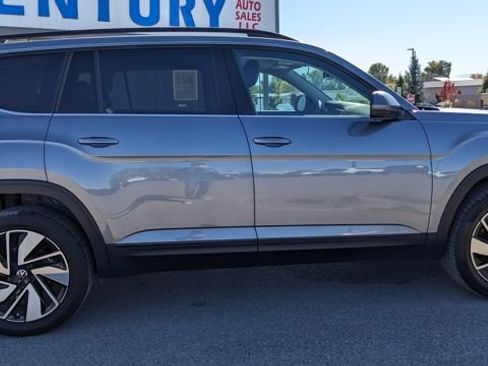 Used 2024 Volkswagen Atlas SE image 12