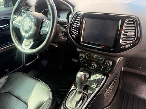 Used 2018 Jeep Compass Limited AWD/4WD image 11