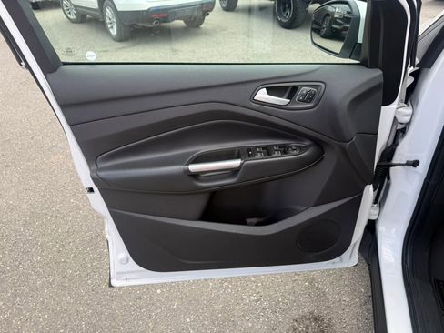 Used 2019 Ford Escape Titanium image 18