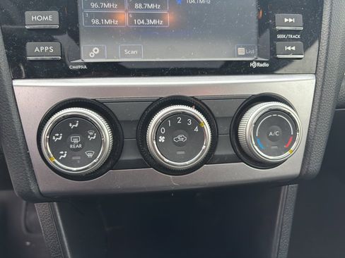 Used 2016 Subaru Crosstrek 2.0i Premium w/ Moonroof Package image 9