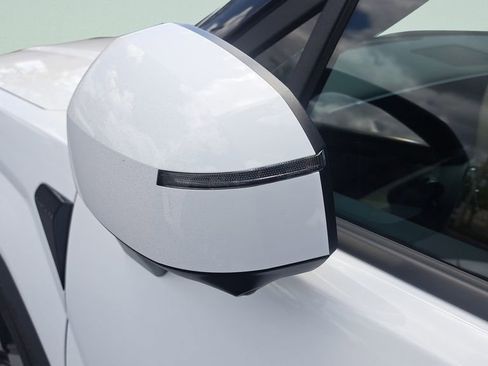 Used 2025 Hyundai Santa Fe Limited image 4