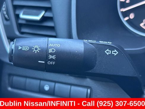 Used 2024 Nissan Rogue SV FWD image 36
