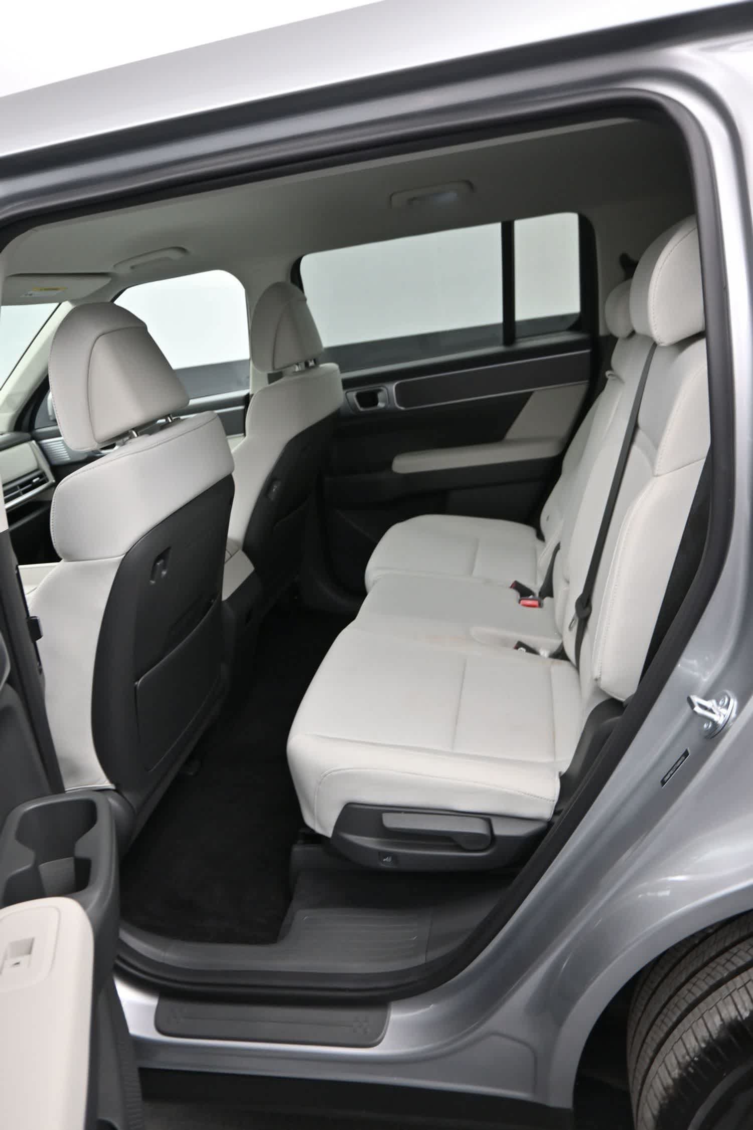 Certified 2026 Hyundai Santa Fe SE FWD image 13