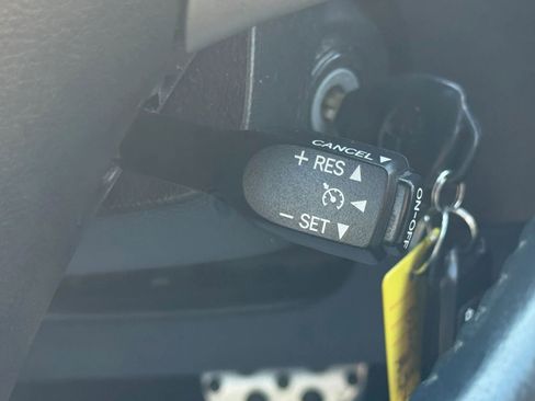 Used 2011 Toyota Camry SE w/ SE Extra-Value Pkg #1 FWD image 24
