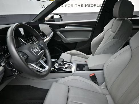 Used 2023 Audi Q5 2.0T Premium Plus w/ Premium Plus Package AWD/4WD image 16