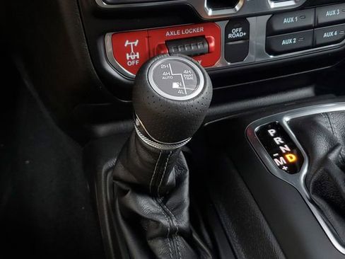 New 2025 Jeep Gladiator Mojave image 38