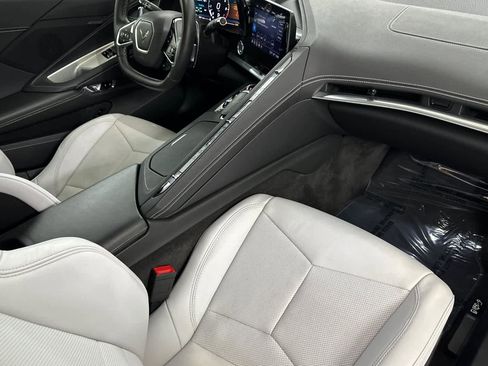 Used 2023 Chevrolet Corvette Stingray Coupe w/ Z51 Performance Package image 14