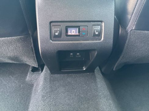 Used 2024 Mitsubishi Outlander SEL AWD/4WD image 17