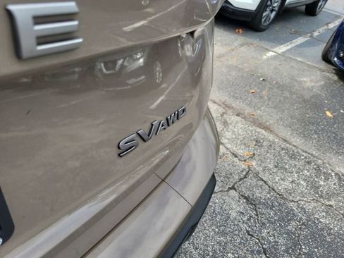 Used 2024 Nissan Rogue SV image 7