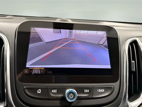 Used 2020 Chevrolet Equinox LT FWD image 21
