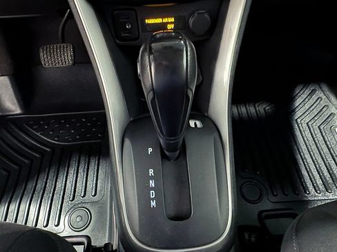 Used 2020 Chevrolet Trax LS FWD image 33