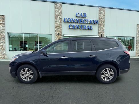 Used 2015 Chevrolet Traverse LT image 2