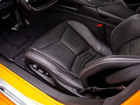 Used 2023 Chevrolet Corvette Stingray Premium Conv w/ Z51 Performance Package RWD image 17