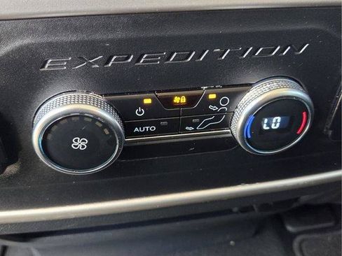 Used 2024 Ford Expedition XLT AWD/4WD image 15