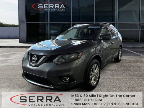 Used 2016 Nissan Rogue SV image 1
