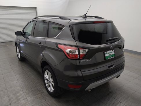 Used 2018 Ford Escape SE w/ Ford Safe & Smart Package FWD image 5