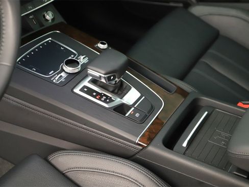 Used 2019 Audi Q5 2.0T Premium Plus image 17