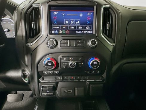 Used 2022 GMC Sierra 1500 AT4 w/ AT4 Preferred Package image 16