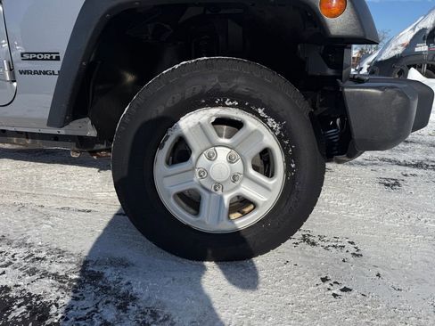 Used 2013 Jeep Wrangler Sport w/ Connectivity Group image 9