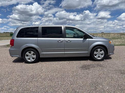 Used 2014 Dodge Grand Caravan SE w/ Quick Order Package 29E SE FWD image 6