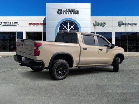 Used 2022 Chevrolet Silverado 1500 ZR2 w/ Technology Package AWD/4WD image 4