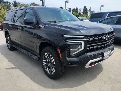 Used 2025 Chevrolet Suburban Z71 AWD/4WD image 8