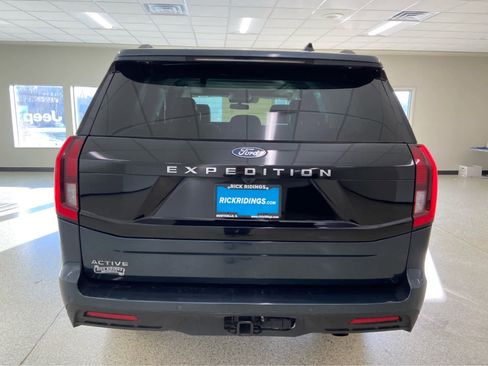 Used 2025 Ford Expedition Active image 6