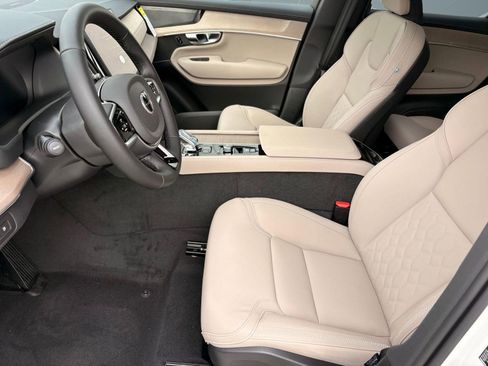 New 2026 Volvo XC90 T8 Plus AWD/4WD image 5