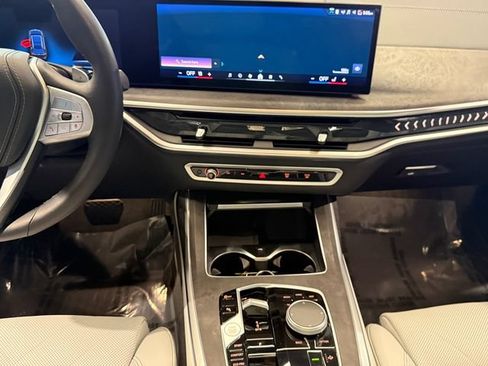 Certified 2024 BMW X7 xDrive40i w/ Parking Assistance Package AWD/4WD image 14