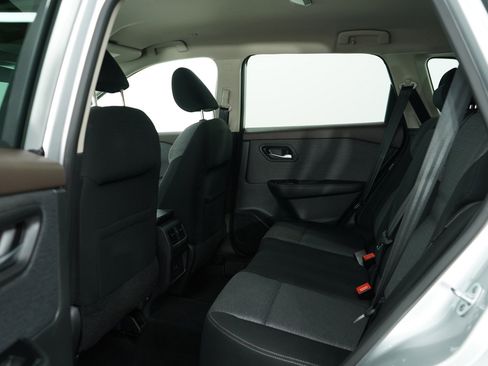 Used 2022 Nissan Rogue SV image 17