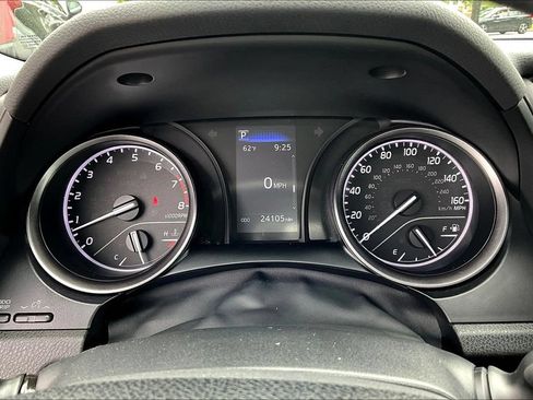 Used 2023 Toyota Camry SE FWD image 13