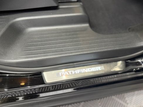 Used 2023 Nissan Pathfinder SL w/ Lighting Package (N92) AWD/4WD image 32