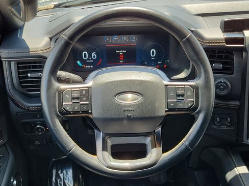 Used 2023 Ford Expedition Platinum AWD/4WD image 19