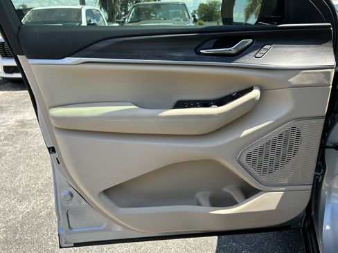 New 2026 Jeep Grand Cherokee L Limited RWD image 11