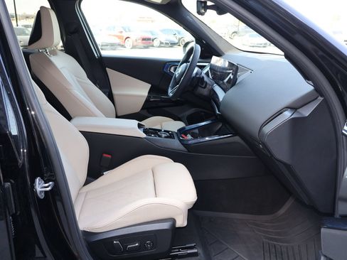 Used 2026 BMW X3 xDrive30i w/ M Sport Package AWD/4WD image 32