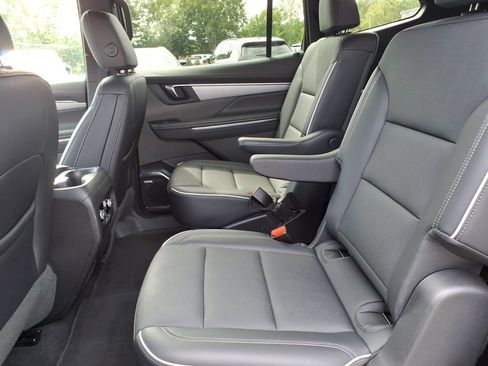 Used 2025 Buick Enclave Preferred AWD/4WD image 14