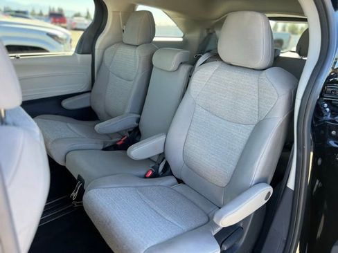 Certified 2024 Toyota Sienna LE image 15