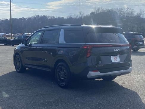 New 2026 Kia Carnival EX FWD image 4