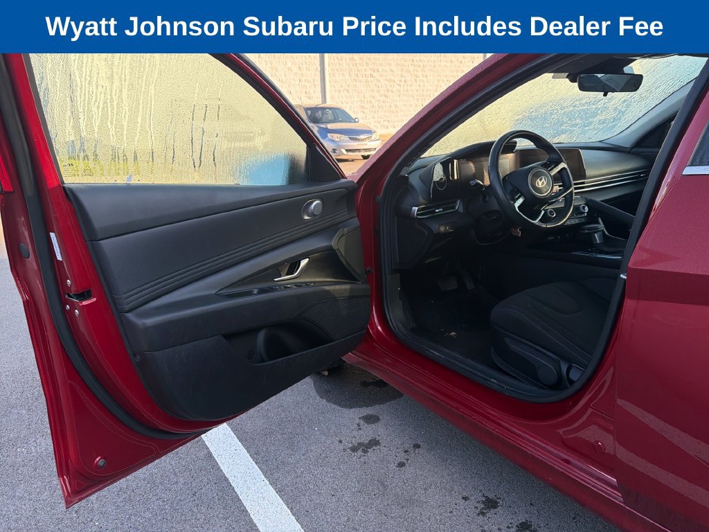 Used 2025 Hyundai Elantra SEL FWD image 18