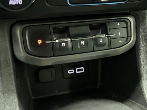 Certified 2022 GMC Acadia AT4 w/ Technology Package AWD/4WD image 17
