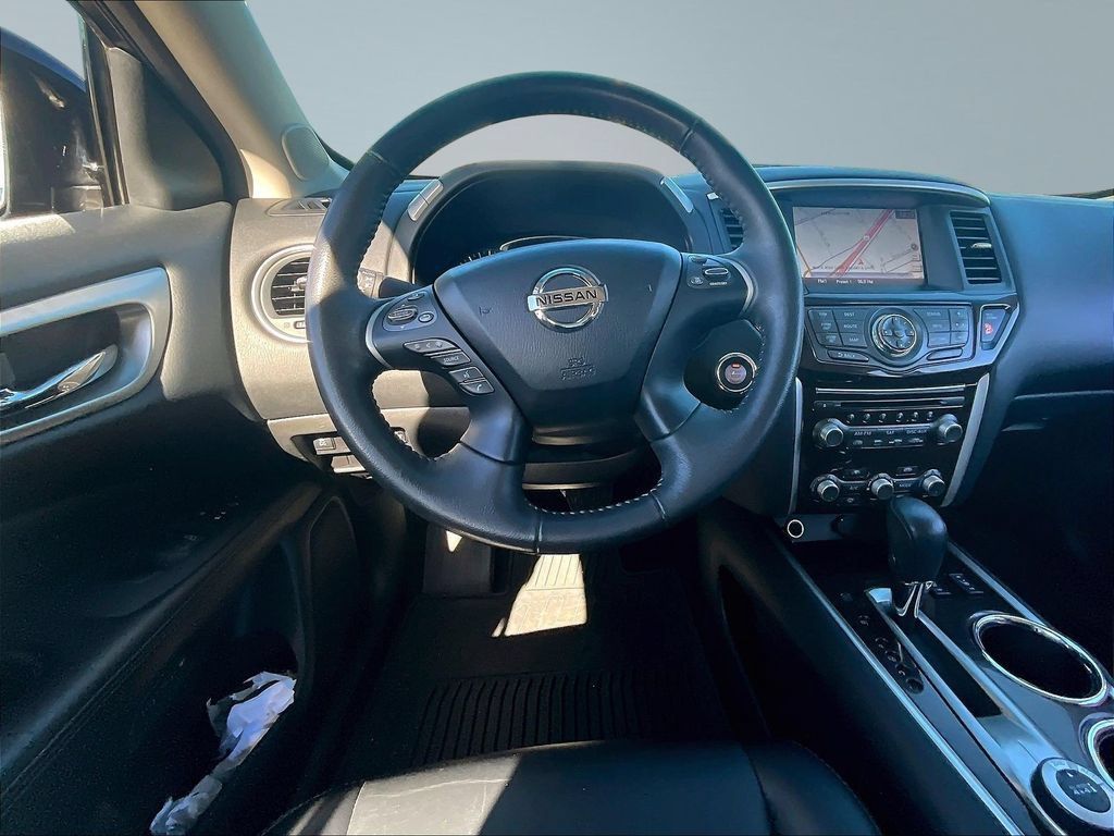 Used 2014 Nissan Pathfinder SL w/ SL Tech Package AWD/4WD image 10