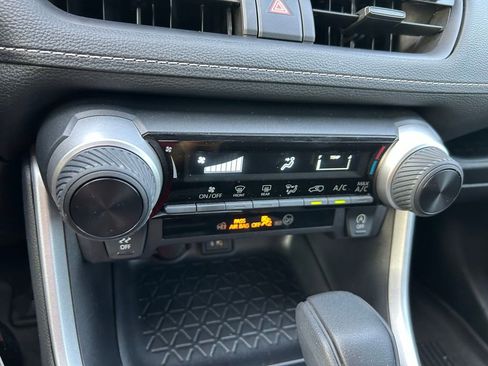 Certified 2025 Toyota RAV4 LE FWD image 25
