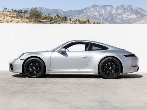 Certified 2025 Porsche 911 Carrera RWD image 2
